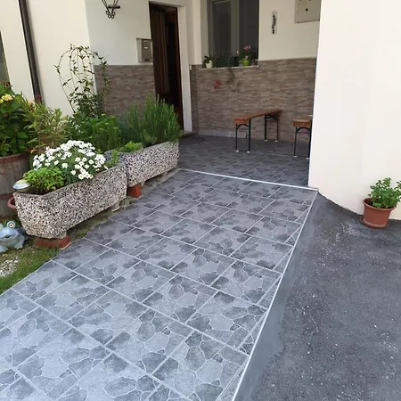 Apartma Vilma דירה *